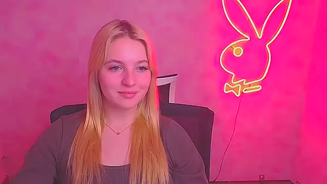 Snapshot of Milka_kiss_ chatting on 02/11/25, 10:36 Milka kiss online show from 02/11/25, 10:36