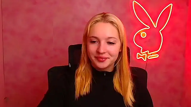Snapshot of Milka_kiss_ chatting on 10/03/25, 05:42 Milka kiss online show from 10/03/25, 05:42
