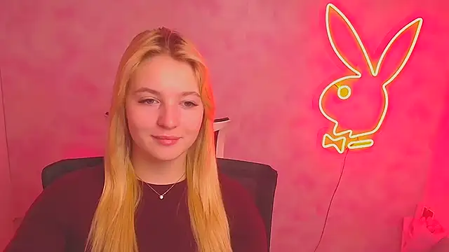 Snapshot of Milka_kiss_ chatting on 03/01/25, 12:56 Milka kiss online show from 03/01/25, 12:56