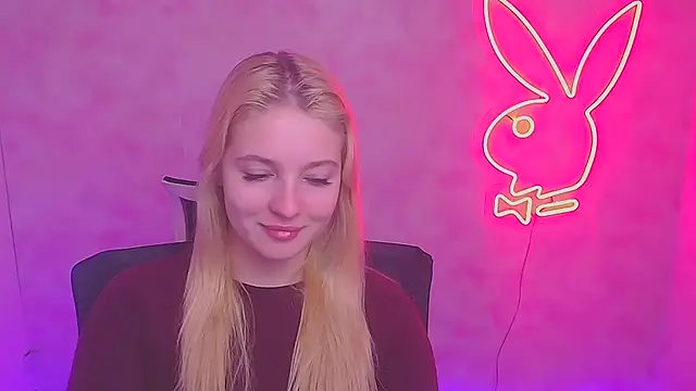 Snapshot of Milka_kiss_ chatting on 02/04/25, 07:07 Milka kiss online show from 02/04/25, 07:07