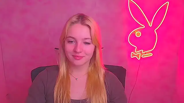 Snapshot of Milka_kiss_ chatting on 02/11/25, 07:12 Milka kiss online show from 02/11/25, 07:12