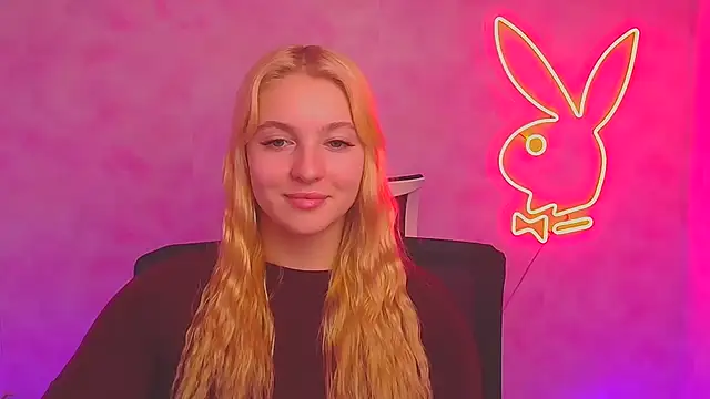 Snapshot of Milka_kiss_ chatting on 01/14/25, 10:27 Milka kiss online show from 01/14/25, 10:27