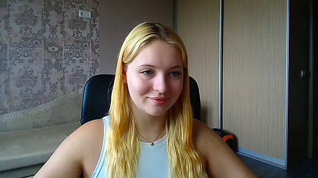 Snapshot of Milka_kiss_ chatting on 07/09/26, 10:04 Milka kiss online show from 07/09/26, 10:04