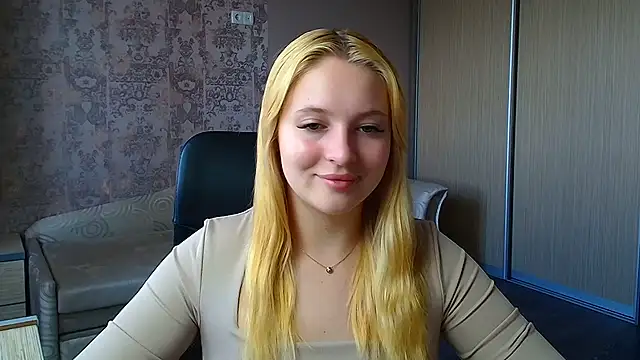Snapshot of Milka_kiss_ chatting on 06/17/26, 11:42 Milka kiss online show from 06/17/26, 11:42