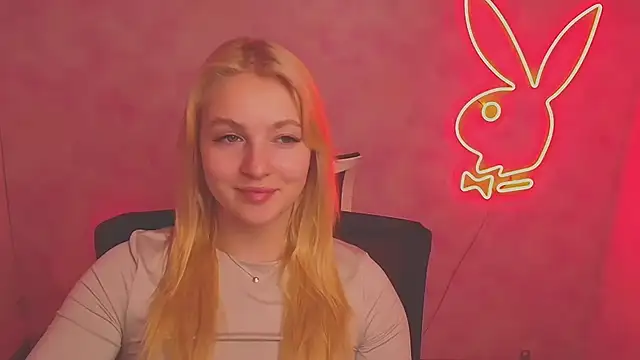 Snapshot of Milka_kiss_ chatting on 03/09/25, 04:22 Milka kiss online show from 03/09/25, 04:22