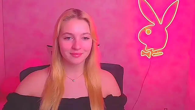Snapshot of Milka_kiss_ chatting on 02/23/25, 06:38 Milka kiss online show from 02/23/25, 06:38