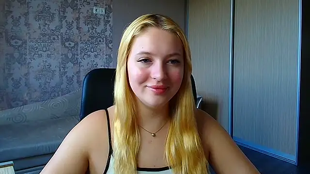 Snapshot of Milka_kiss_ chatting on 06/26/26, 11:16 Milka kiss online show from 06/26/26, 11:16
