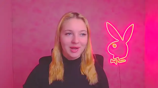 Snapshot of Milka_kiss_ chatting on 11/10/25, 12:54 Milka kiss online show from 11/10/25, 12:54