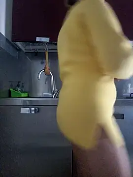 Snapshot of _tasechka_ chatting on 12/21/24, 10:39 tasechka online show from 12/21/24, 10:39