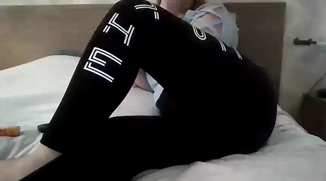 Snapshot of _tasechka_ chatting on 01/14/25, 01:17 tasechka online show from 01/14/25, 01:17