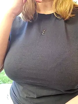 Snapshot of _tasechka_ chatting on 09/19/25, 03:16 tasechka online show from 09/19/25, 03:16