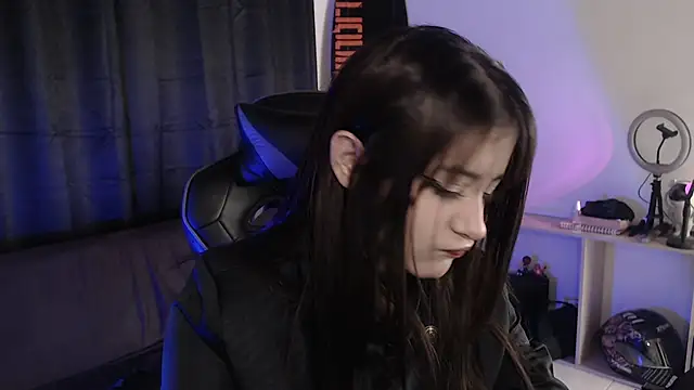 liz-beths online show from 11/30/25, 12:44