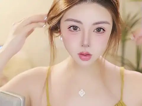 Qiaoqiao  online show from 05/18/26, 04:12