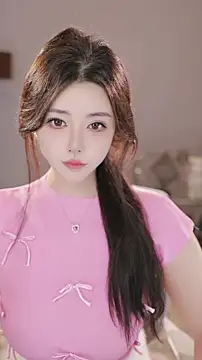 Qiaoqiao  online show from 12/22/25, 04:51