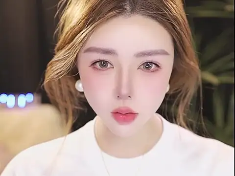 Snapshot of Qiaoqiao_ chatting on 07/19/26, 05:42 Qiaoqiao online show from 07/19/26, 05:42