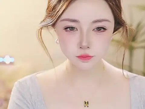 Qiaoqiao  online show from 04/07/26, 02:57