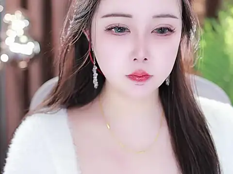 Qiaoqiao  online show from 03/04/25, 08:46