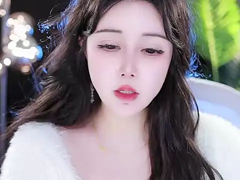 Qiaoqiao  online show from 03/17/25, 12:42