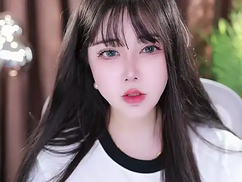 Qiaoqiao  online show from 03/08/25, 10:54