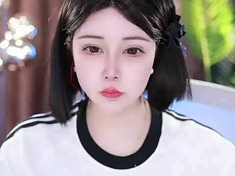 Qiaoqiao  online show from 03/22/25, 12:25