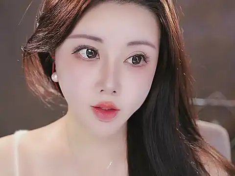 Qiaoqiao  online show from 11/08/25, 02:09