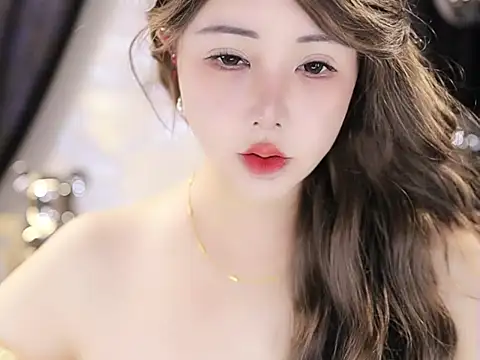 Qiaoqiao  online show from 09/24/25, 10:33