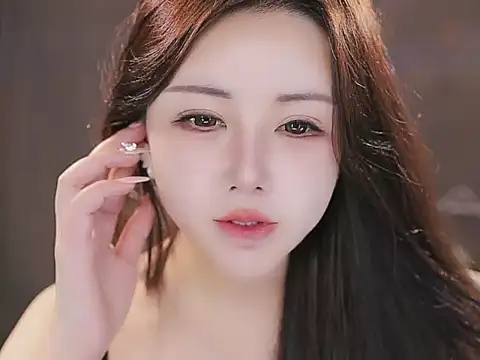 Qiaoqiao  online show from 11/07/25, 01:59