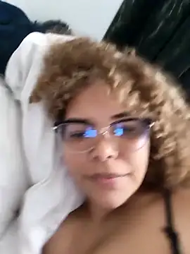 NiaColusi online show from 02/02/26, 09:47