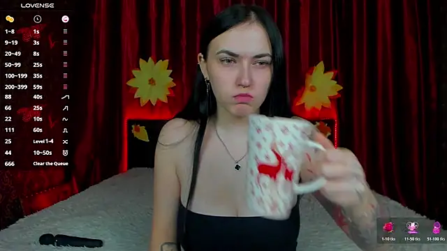 Snapshot of Witch_Lady chatting on 11/22/25, 07:18 Witch Lady online show from 11/22/25, 07:18