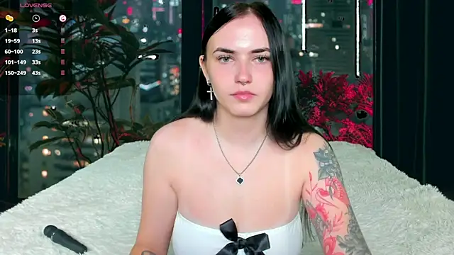 Snapshot of Witch_Lady chatting on 09/10/25, 06:23 Witch Lady online show from 09/10/25, 06:23