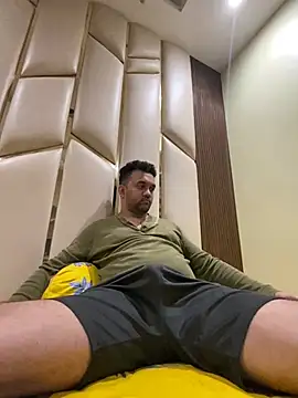 Snapshot of BengaliBabu_Rohan chatting on 02/20/25, 05:41 BengaliBabu Rohan online show from 02/20/25, 05:41