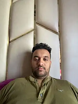 Snapshot of BengaliBabu_Rohan chatting on 01/12/25, 06:06 BengaliBabu Rohan online show from 01/12/25, 06:06