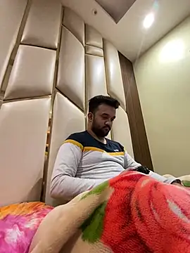 Snapshot of BengaliBabu_Rohan chatting on 12/21/24, 11:33 BengaliBabu Rohan online show from 12/21/24, 11:33