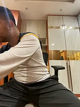 Snapshot of BengaliBabu_Rohan chatting on 01/05/25, 03:45 BengaliBabu Rohan online show from 01/05/25, 03:45