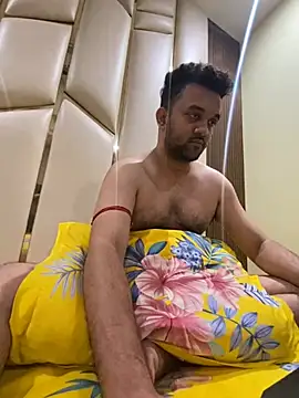 Snapshot of BengaliBabu_Rohan chatting on 03/01/25, 08:10 BengaliBabu Rohan online show from 03/01/25, 08:10