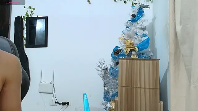 Snapshot of Haruto2001 chatting on 01/21/25, 02:11 Haruto2001 online show from 01/21/25, 02:11