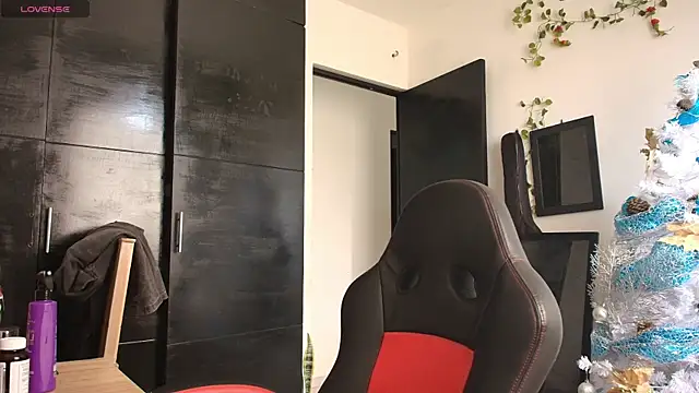 Snapshot of Haruto2001 chatting on 12/17/24, 01:16 Haruto2001 online show from 12/17/24, 01:16