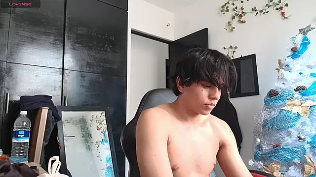 Snapshot of Haruto2001 chatting on 12/15/24, 07:53 Haruto2001 online show from 12/15/24, 07:53