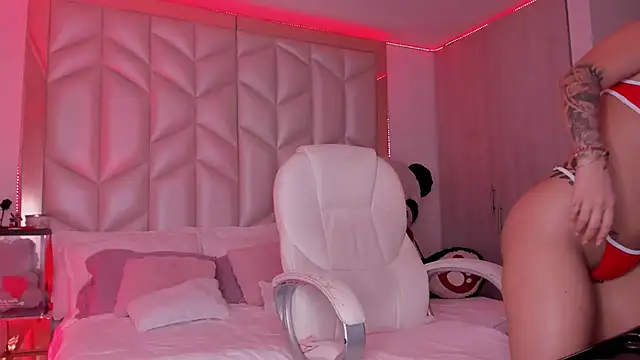 Snapshot of AlhanaRose chatting on 10/22/25, 01:27 AlhanaRose online show from 10/22/25, 01:27