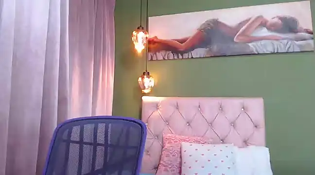 Snapshot of ysabel_sanchez4 chatting on 02/08/25, 10:29 ysabel sanchez4 online show from 02/08/25, 10:29