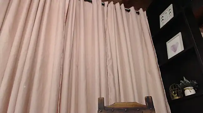 Snapshot of ysabel_sanchez4 chatting on 03/08/25, 10:56 ysabel sanchez4 online show from 03/08/25, 10:56