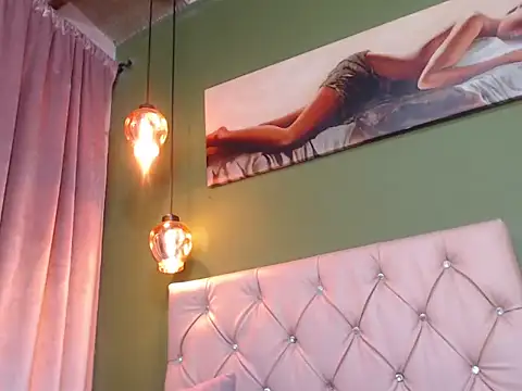 Snapshot of ysabel_sanchez4 chatting on 09/18/25, 10:02 ysabel sanchez4 online show from 09/18/25, 10:02