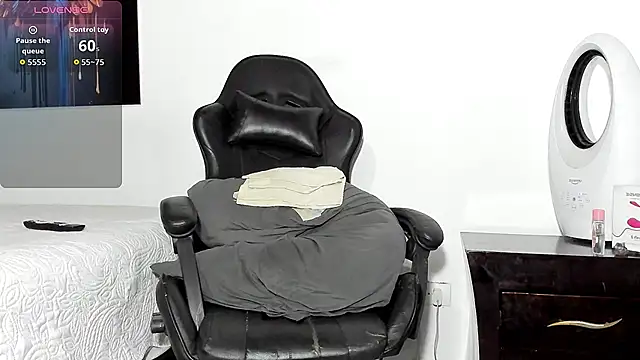 tizziano castillo  online show from 03/16/26, 11:07