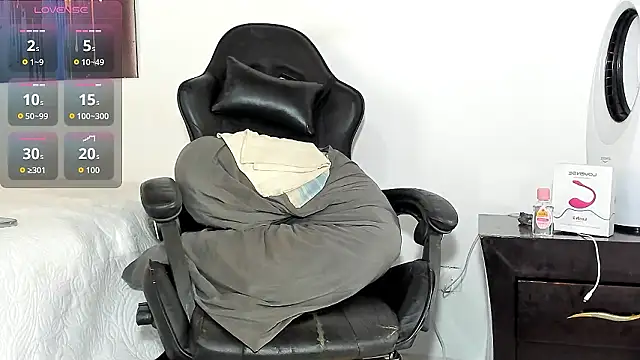 tizziano castillo  online show from 03/09/26, 05:49