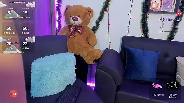 tiny violet online show from 12/05/24, 10:17