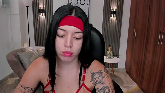 zoee jackson online show from 06/08/26, 07:47