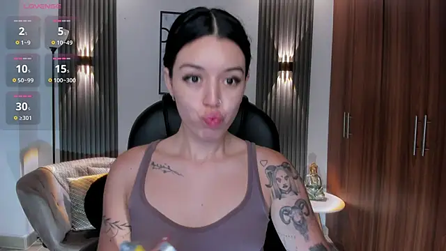 zoee jackson online show from 06/25/26, 06:35