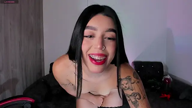 zoee jackson online show from 04/14/26, 05:45