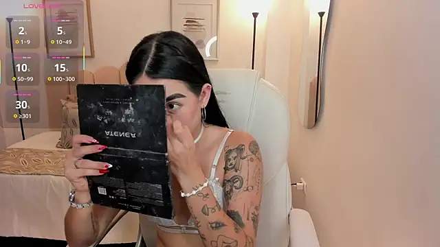 zoee jackson online show from 06/20/26, 06:24