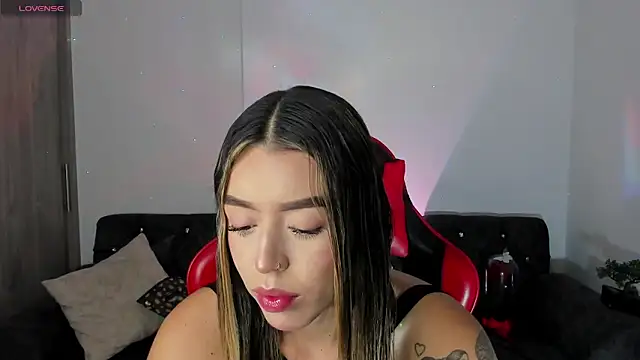 zoee jackson online show from 11/14/25, 01:20